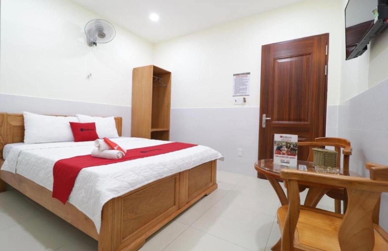 Rita Home: San Bay Tan Son Nhat